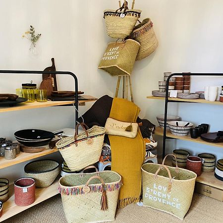 Mas La Pauline Gites De Charme & Roulotte Saint-Remy-de-Provence Bagian luar foto